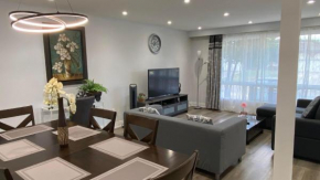 Spectacular 3 BR 2 WR House - Close to Airport